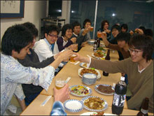 寮歌斉唱の様子