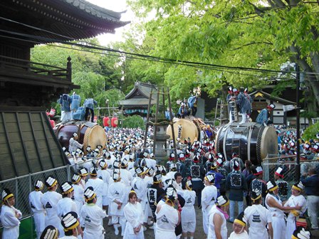 くらやみ祭の様子