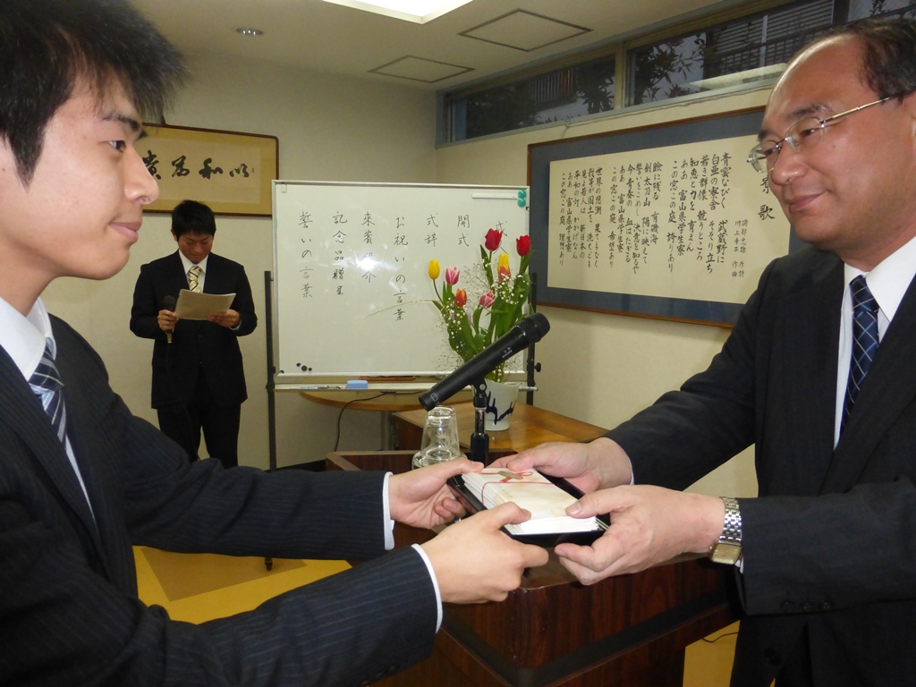 成人を祝う会の様子7