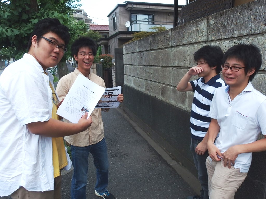 チラシ配りの様子3