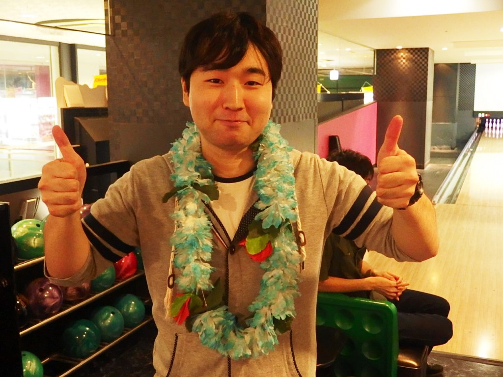 仲間の投球を見守る様子