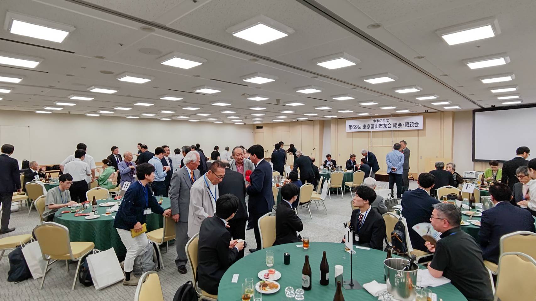 寮生と参加者の集合写真