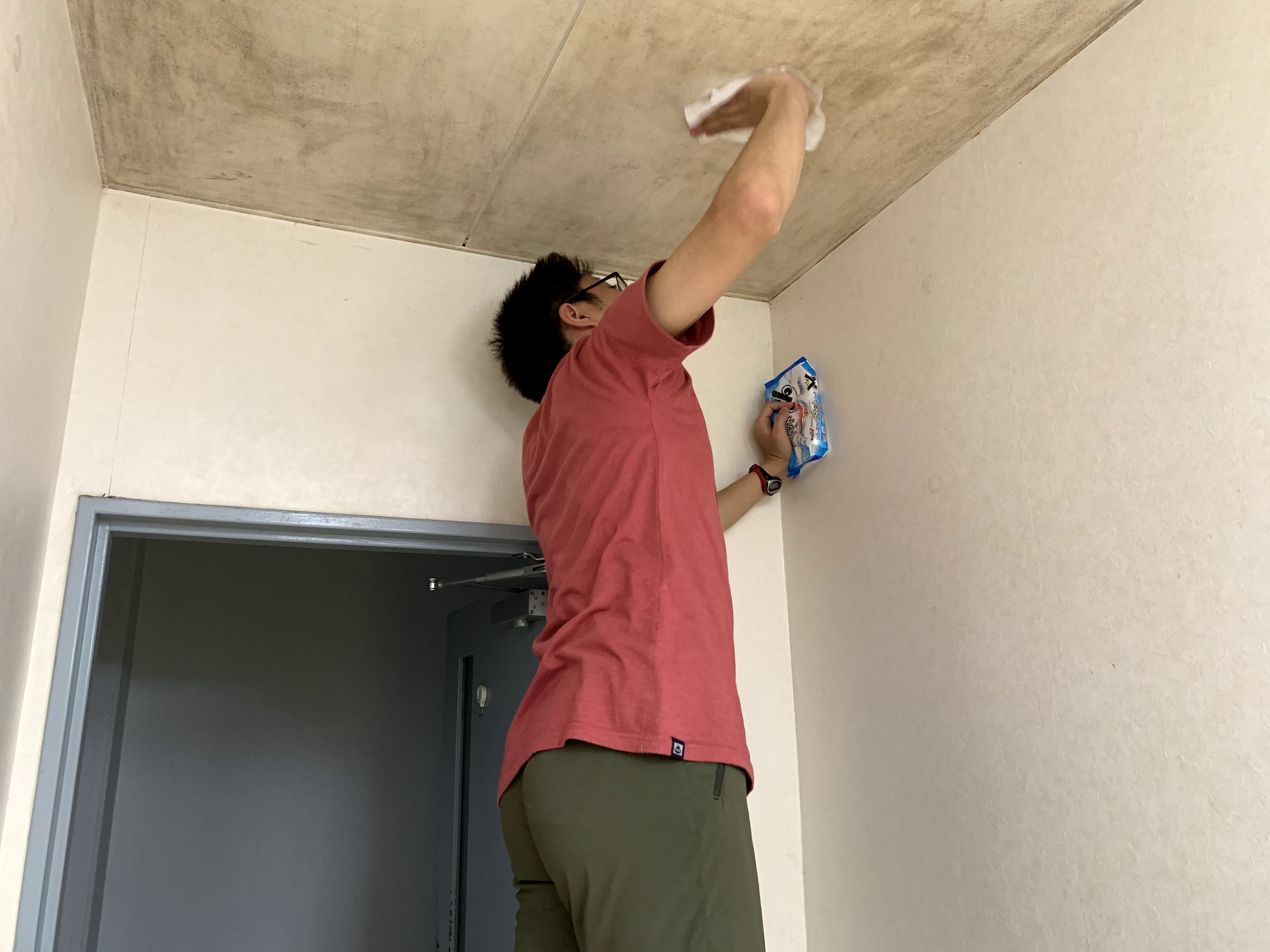 一年生が協力して掃除