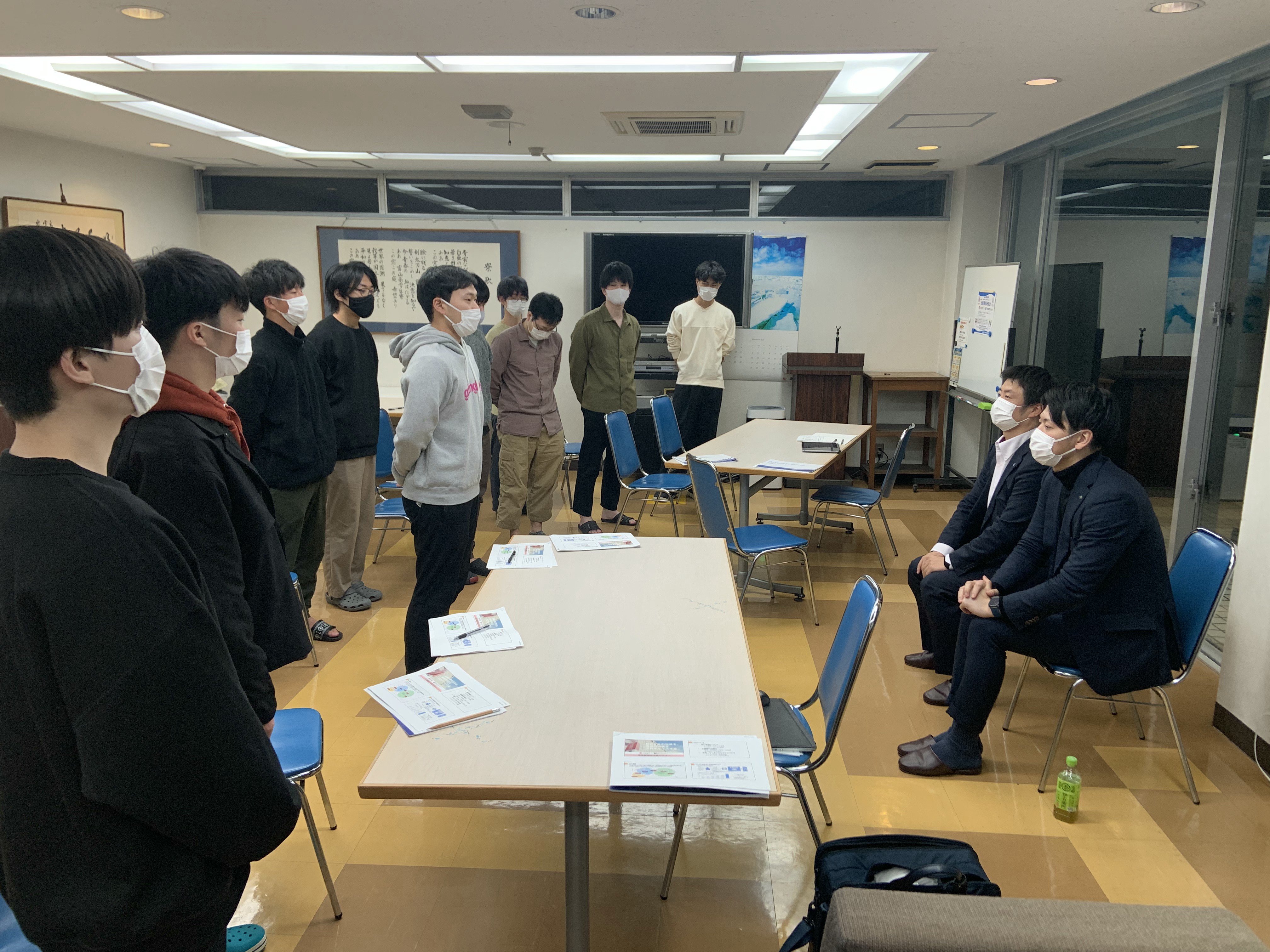 オンライン資料を見る様子