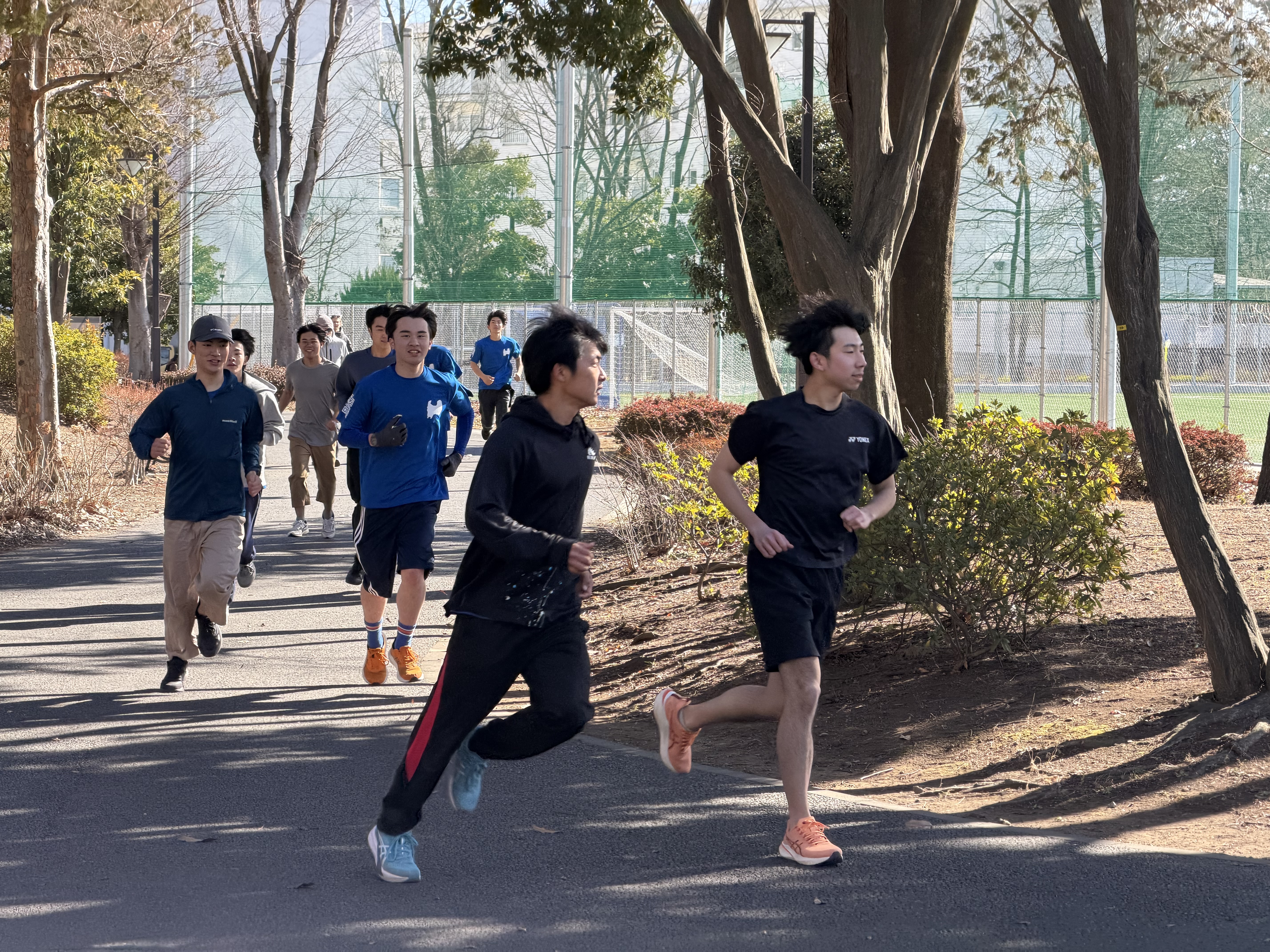 本番を想定したペース走で一斉にスタート